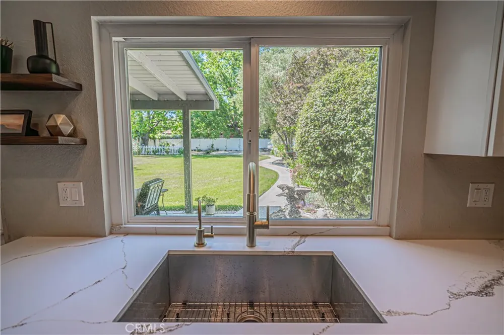 23340 Cedartown Newhall, CA 91321
