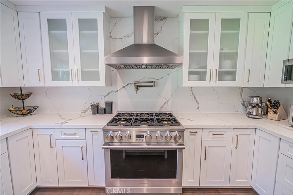 23340 Cedartown Newhall, CA 91321