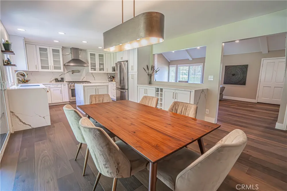 23340 Cedartown Newhall, CA 91321