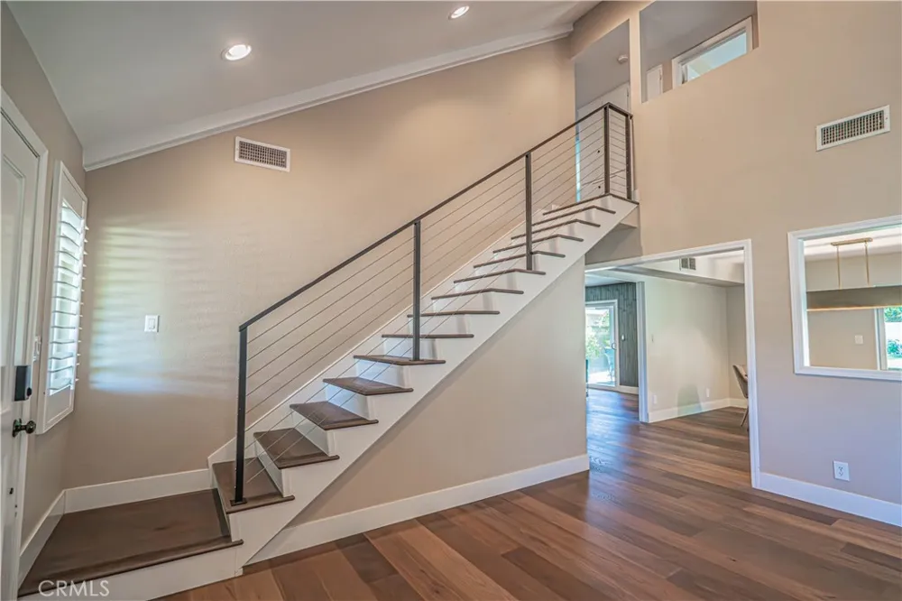 23340 Cedartown Newhall, CA 91321