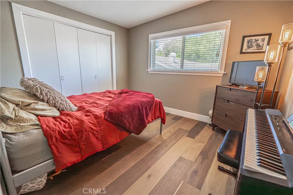 23340 Cedartown Newhall, CA 91321
