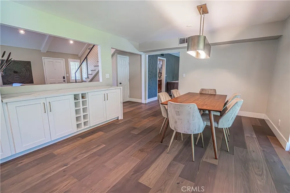 23340 Cedartown Newhall, CA 91321