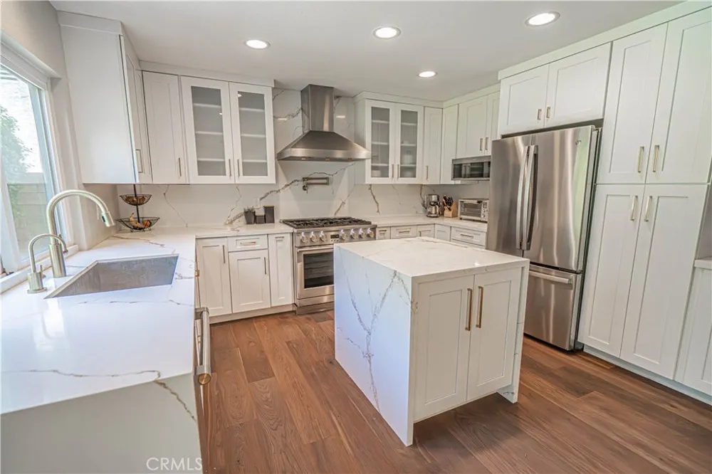 23340 Cedartown Newhall, CA 91321