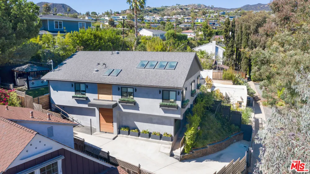 16723 W Sunset Boulevard Pacific Palisades, CA 90272
