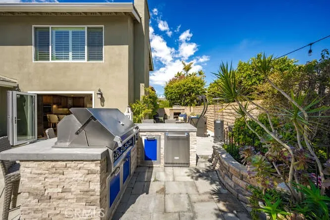 16332 Spartan Circle Huntington Beach, CA 92649