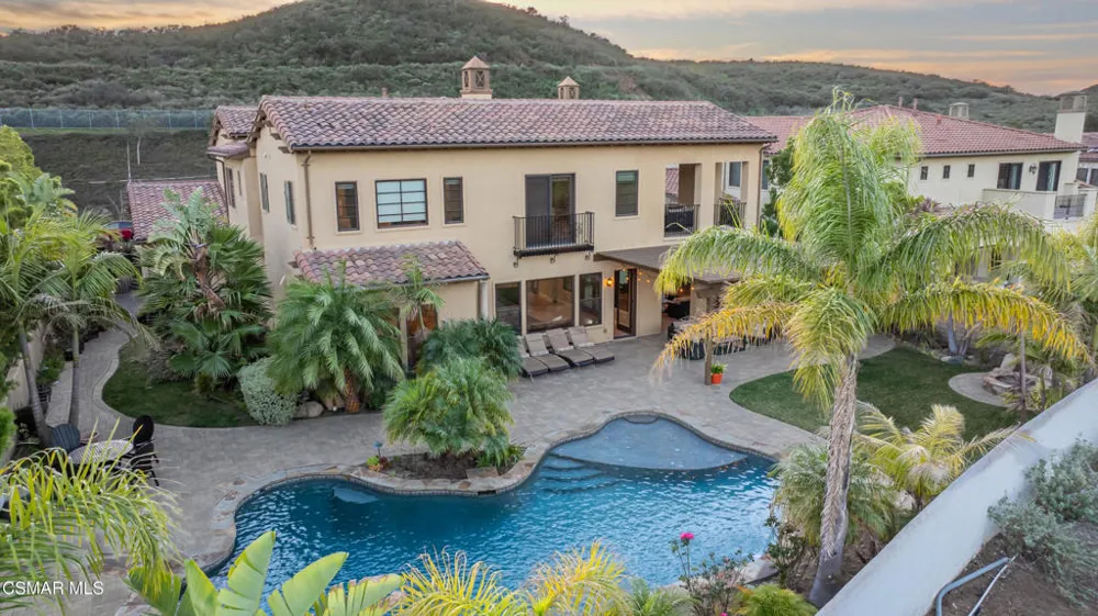 796 Via Sedona Newbury Park, CA 91320