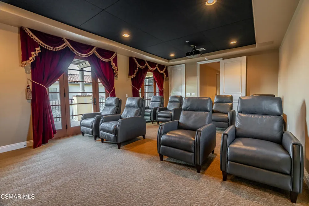 796 Via Sedona Newbury Park, CA 91320