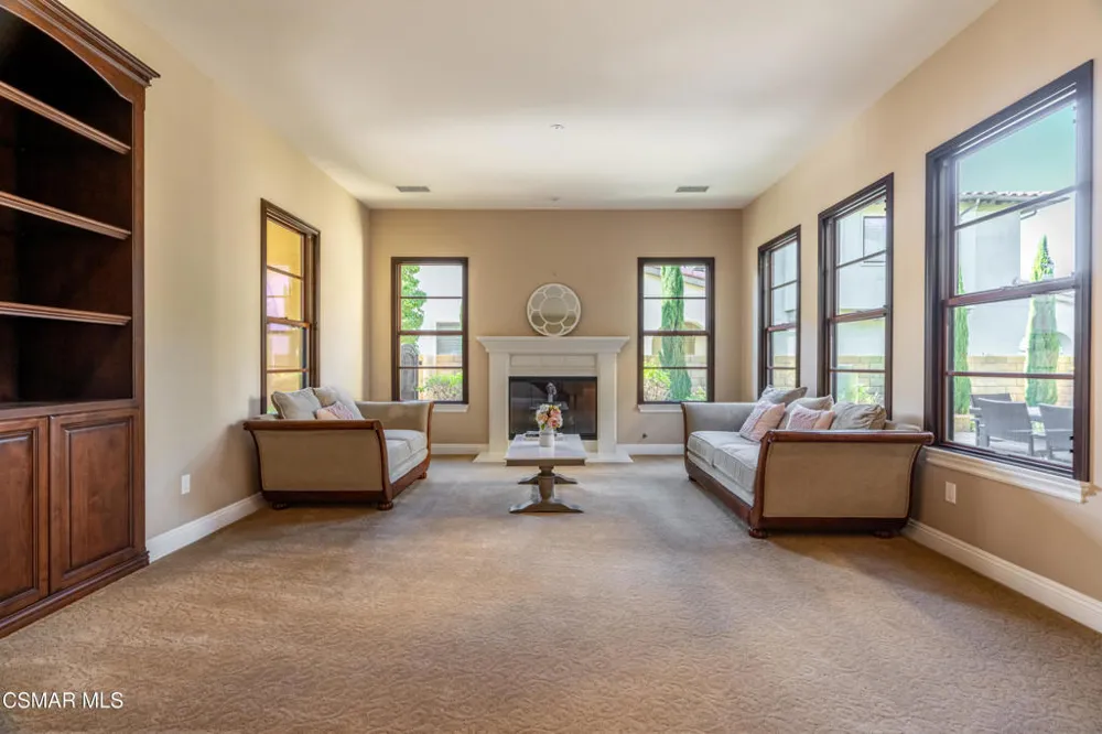 796 Via Sedona Newbury Park, CA 91320