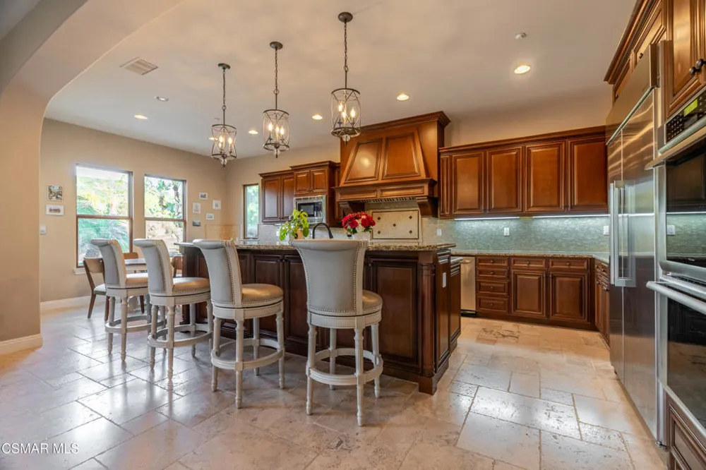 796 Via Sedona Newbury Park, CA 91320