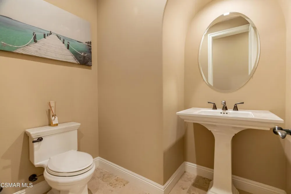 796 Via Sedona Newbury Park, CA 91320