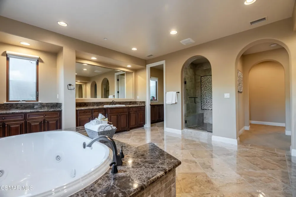 796 Via Sedona Newbury Park, CA 91320
