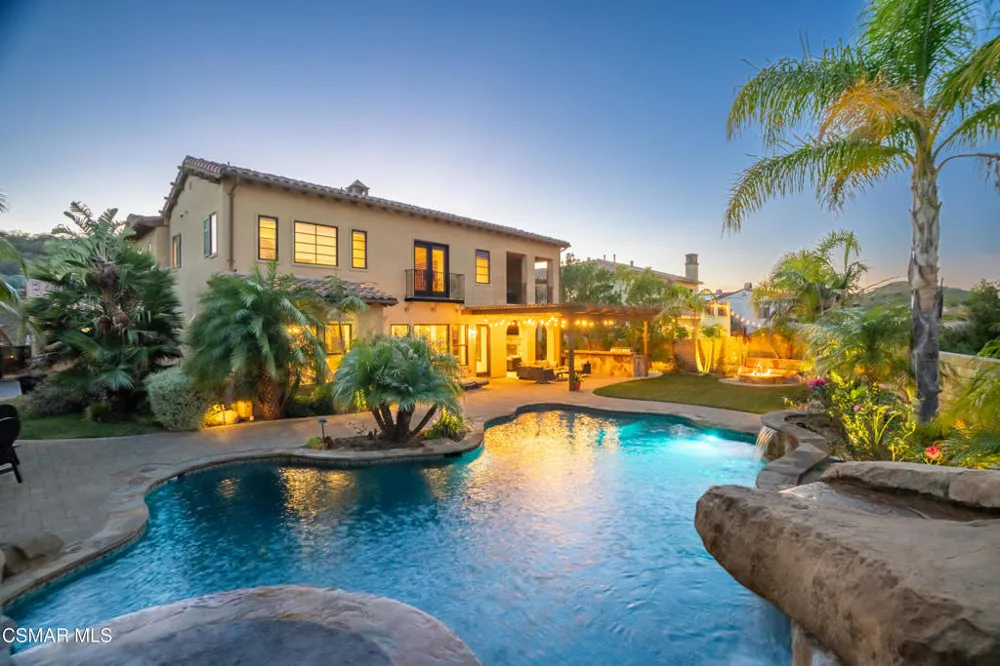 796 Via Sedona Newbury Park, CA 91320