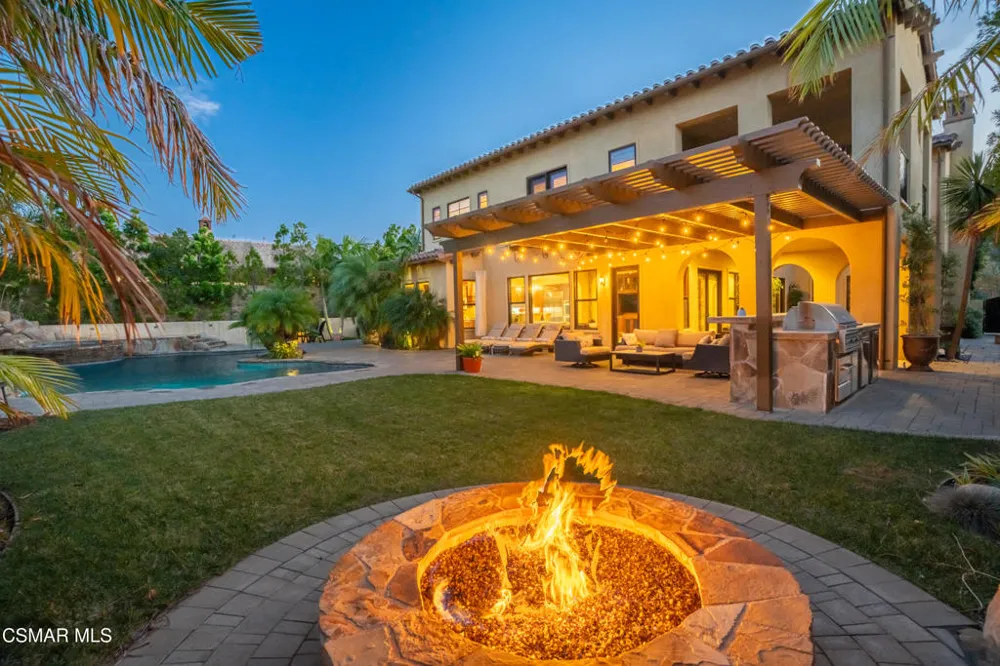 796 Via Sedona Newbury Park, CA 91320