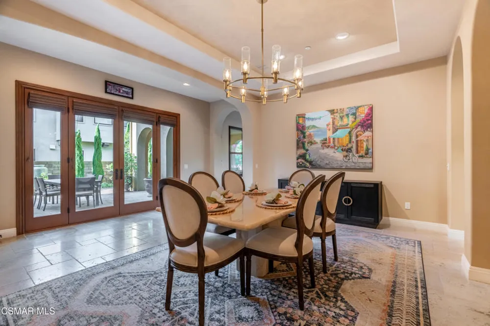 796 Via Sedona Newbury Park, CA 91320