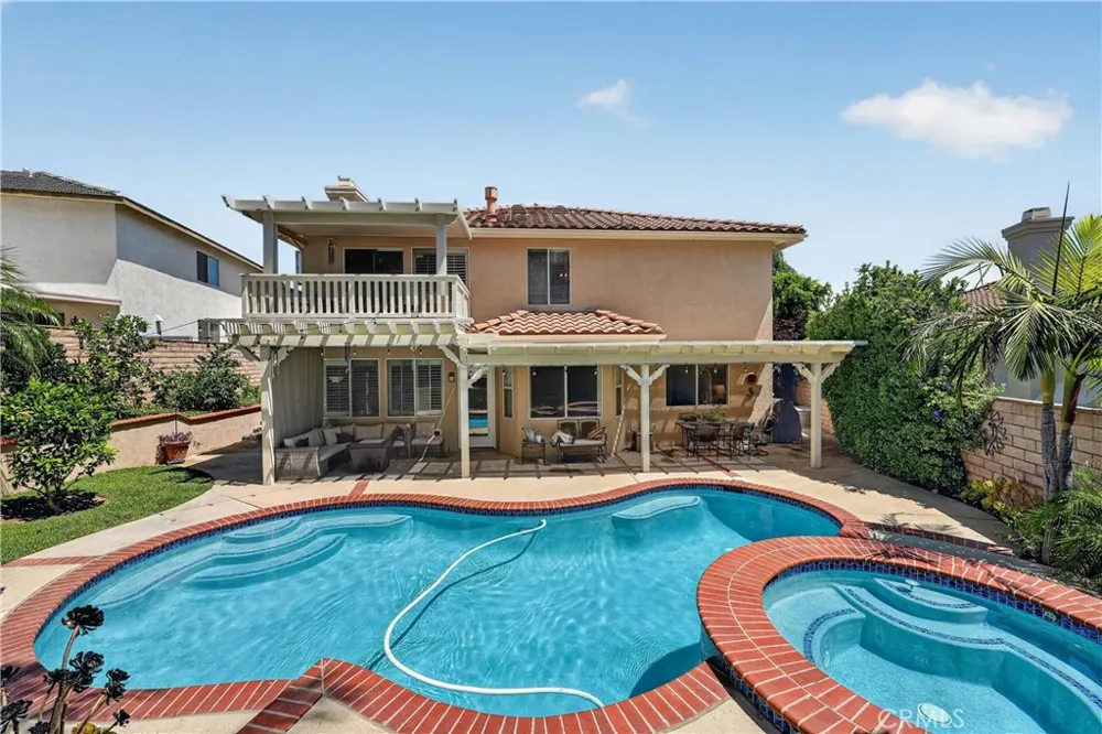 6119 Park Crest Chino Hills, CA 91709