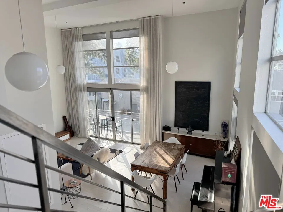 13326 Beach Avenue #203 Marina del Rey, CA 90292