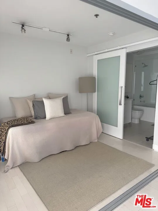 13326 Beach Avenue #203 Marina del Rey, CA 90292