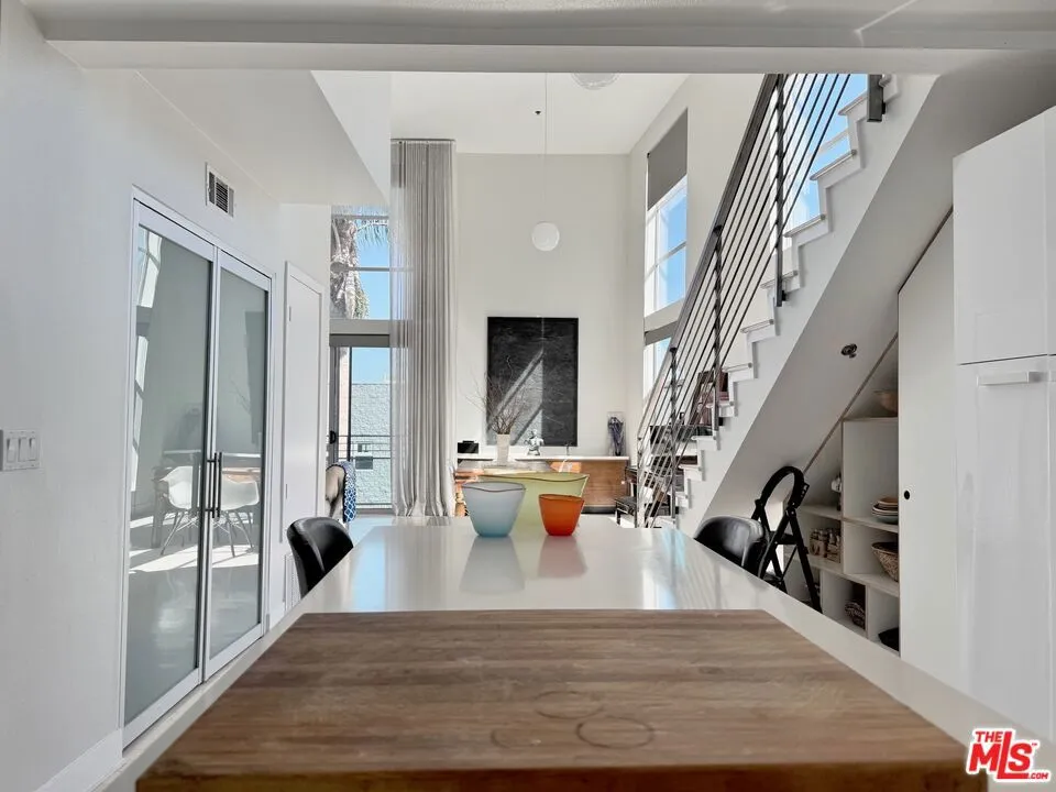 13326 Beach Avenue #203 Marina del Rey, CA 90292