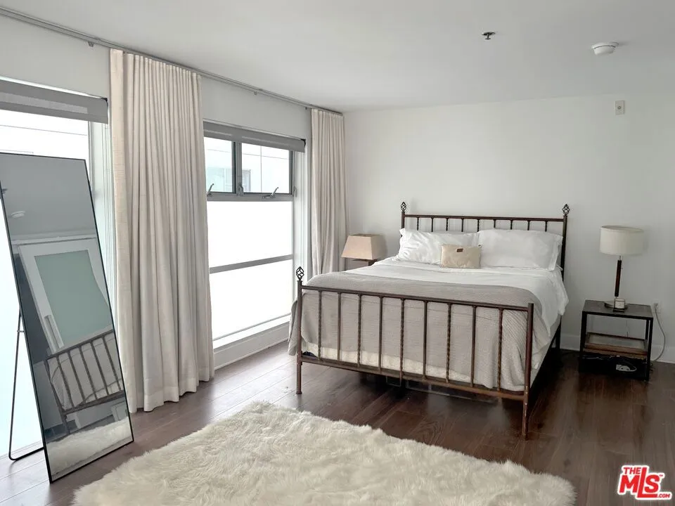 13326 Beach Avenue #203 Marina del Rey, CA 90292