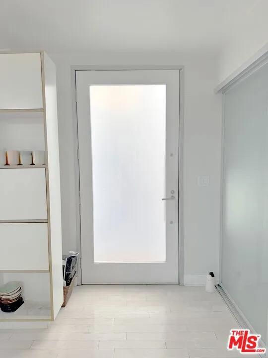 13326 Beach Avenue #203 Marina del Rey, CA 90292