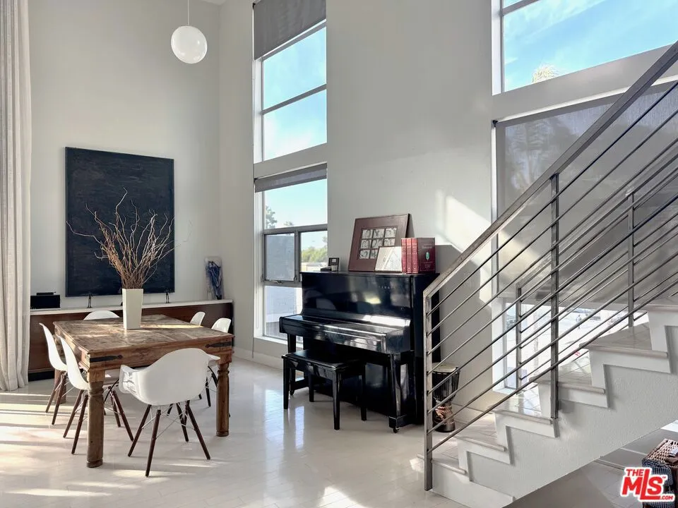 13326 Beach Avenue #203 Marina del Rey, CA 90292