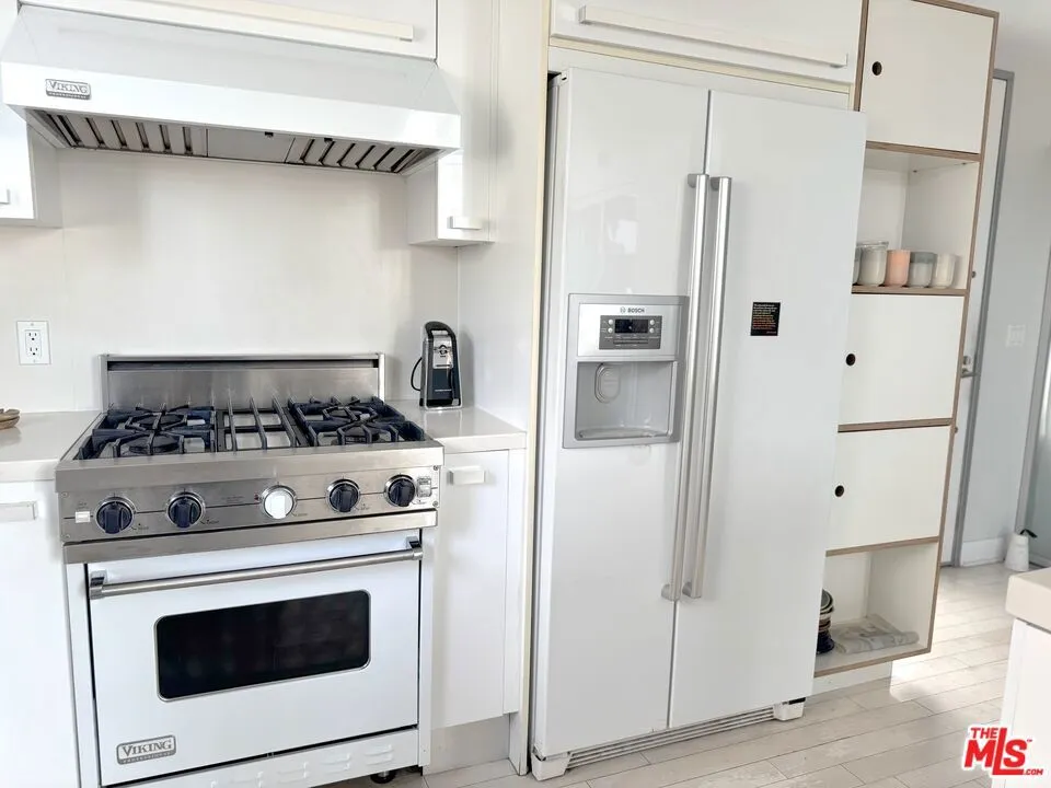 13326 Beach Avenue #203 Marina del Rey, CA 90292