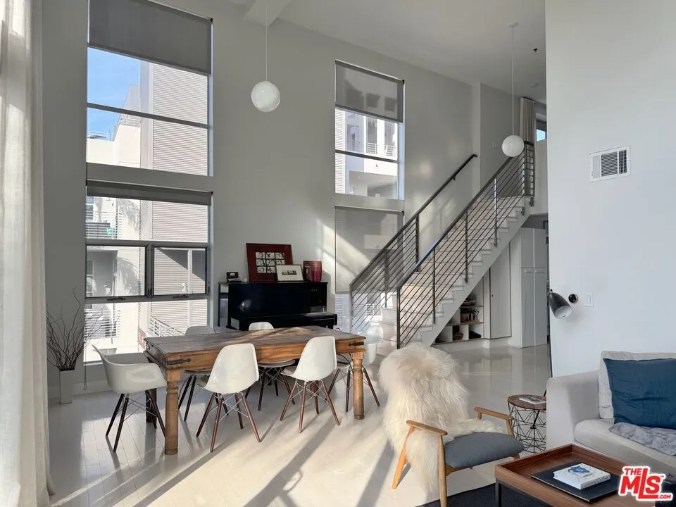13326 Beach Avenue #203 Marina del Rey, CA 90292
