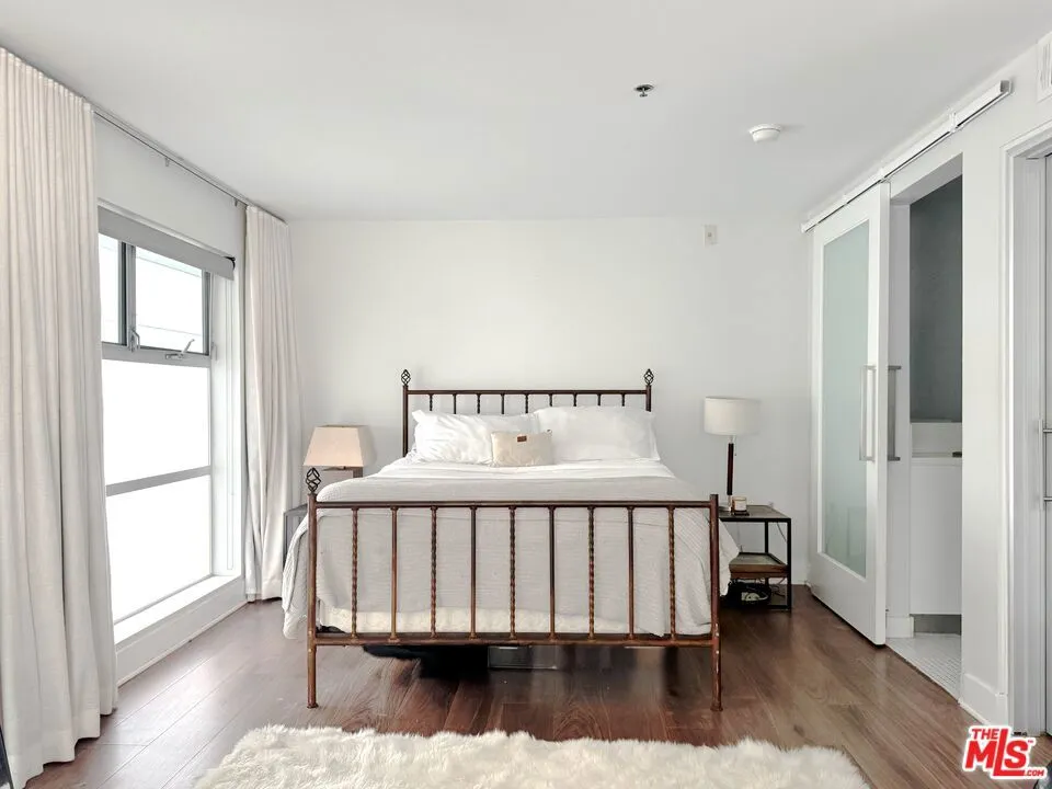 13326 Beach Avenue #203 Marina del Rey, CA 90292