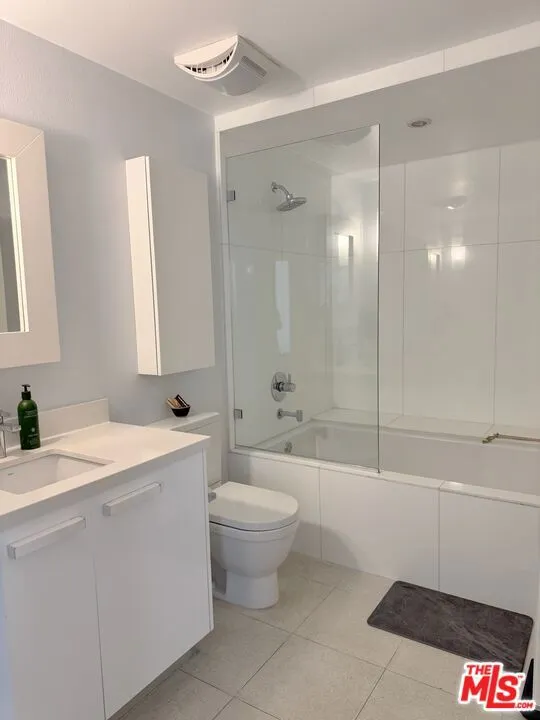 13326 Beach Avenue #203 Marina del Rey, CA 90292