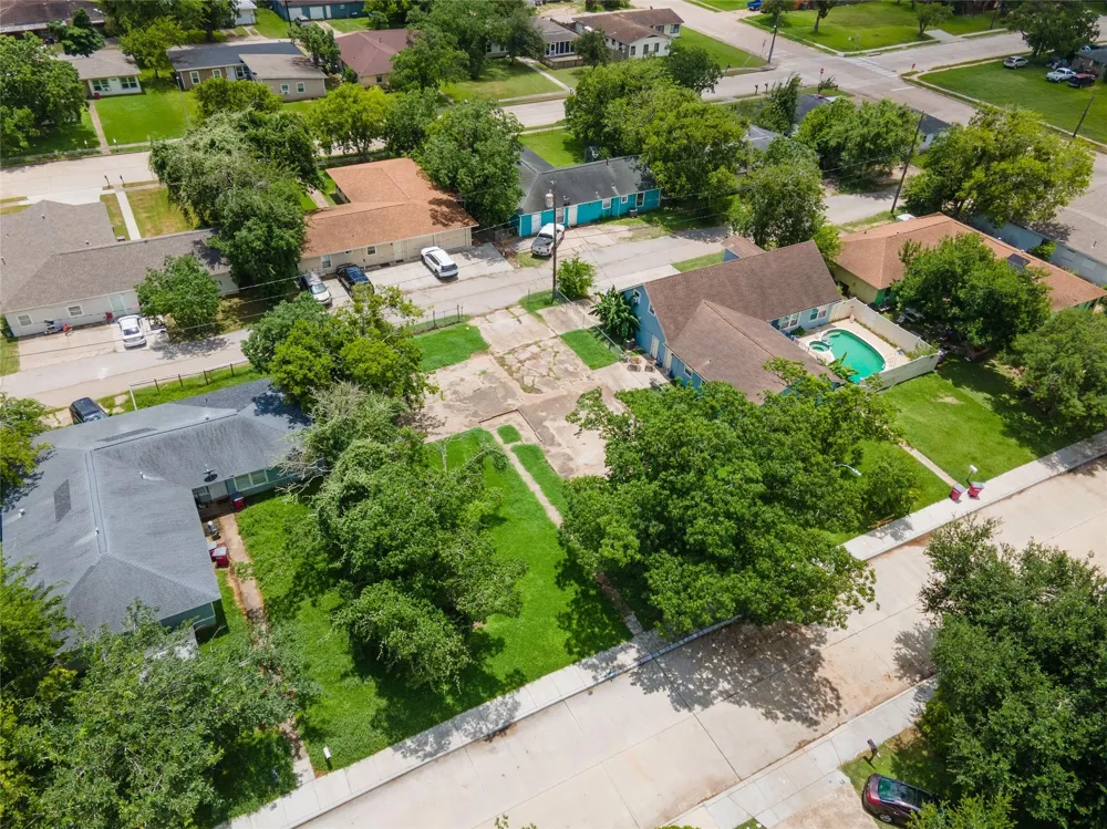 1735 W 7th Street Freeport, TX 77541