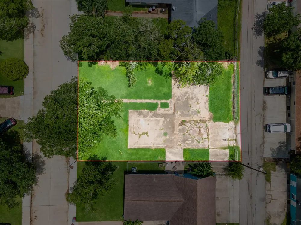 1735 W 7th Street Freeport, TX 77541