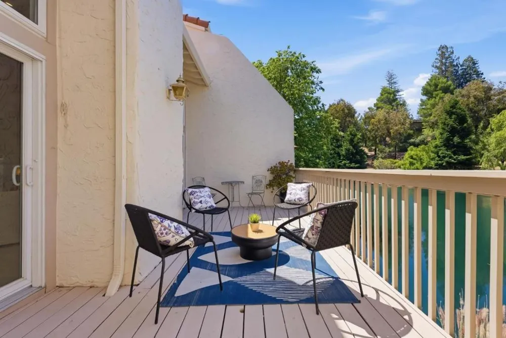 135 Vista Del Lago Los Gatos, CA 95032