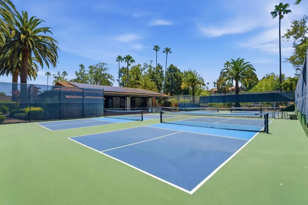 135 Vista Del Lago Los Gatos, CA 95032