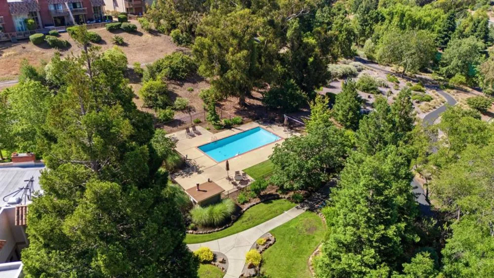 135 Vista Del Lago Los Gatos, CA 95032