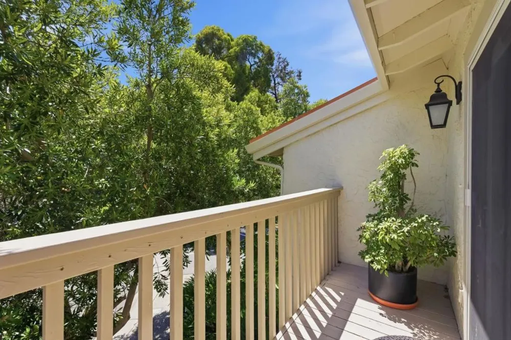 135 Vista Del Lago Los Gatos, CA 95032