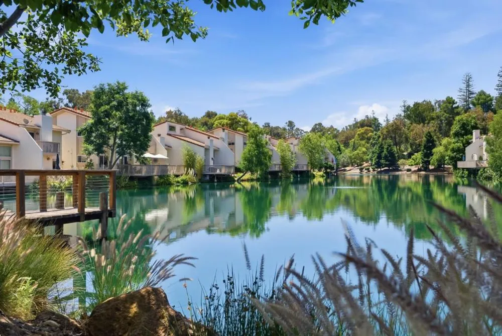 135 Vista Del Lago Los Gatos, CA 95032