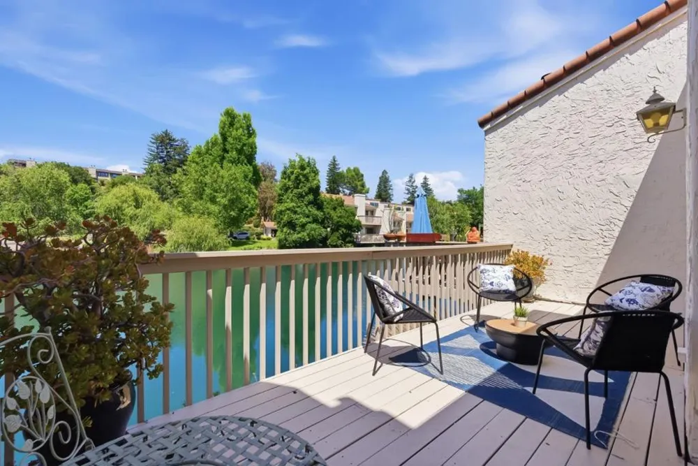 135 Vista Del Lago Los Gatos, CA 95032