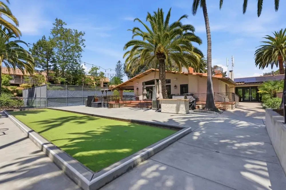 135 Vista Del Lago Los Gatos, CA 95032