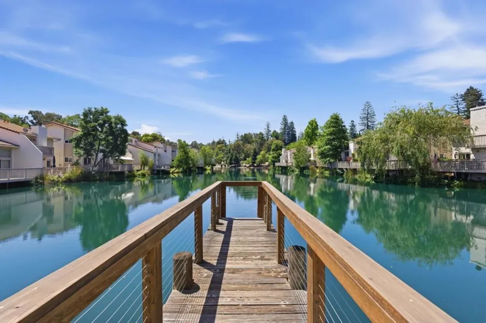 135 Vista Del Lago Los Gatos, CA 95032