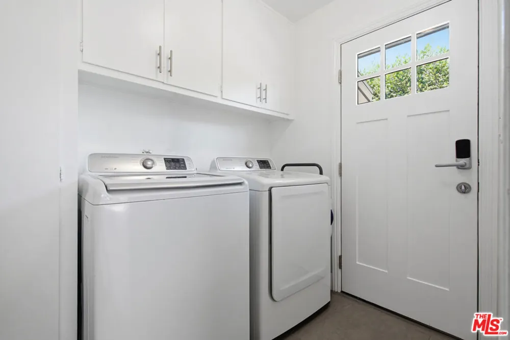 6734 Agnes Avenue North Hollywood, CA 91606