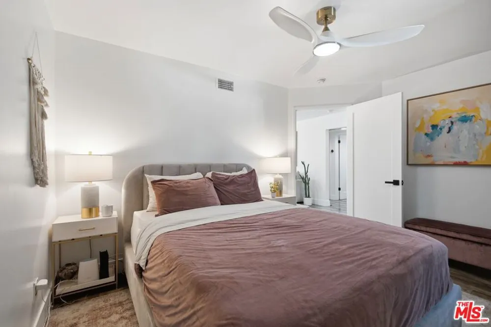 6734 Agnes Avenue North Hollywood, CA 91606