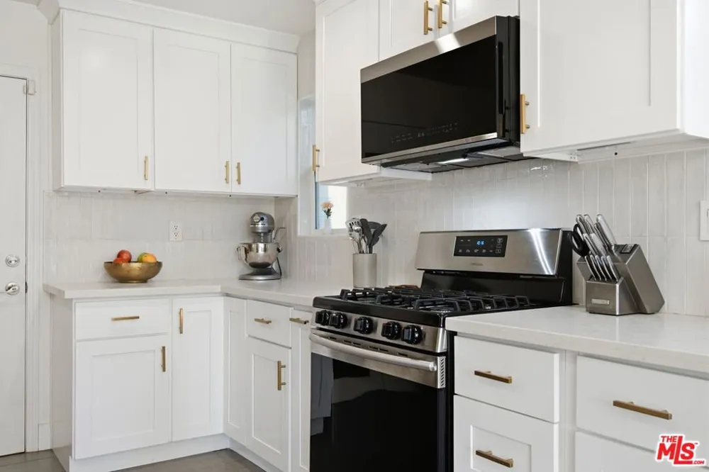 6734 Agnes Avenue North Hollywood, CA 91606