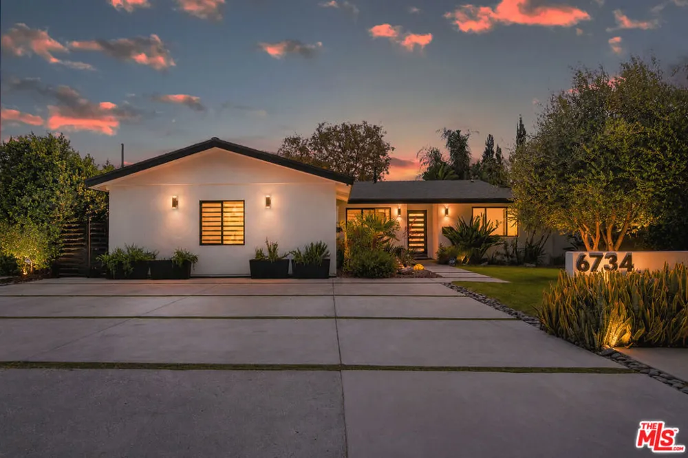 6734 Agnes Avenue North Hollywood, CA 91606