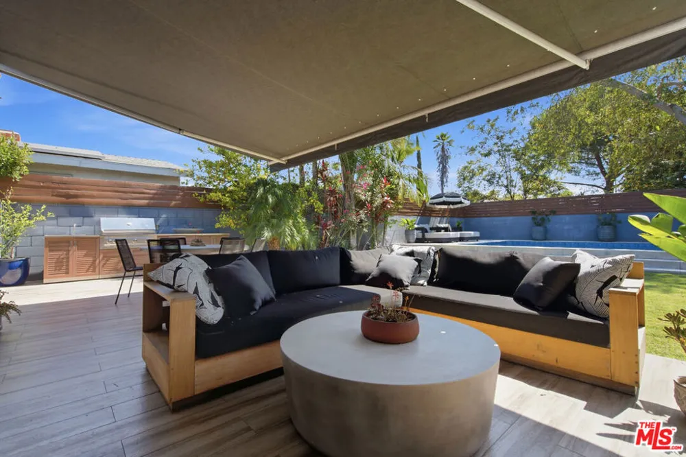 6734 Agnes Avenue North Hollywood, CA 91606