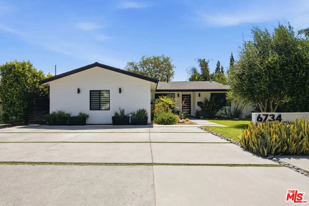 6734 Agnes Avenue North Hollywood, CA 91606