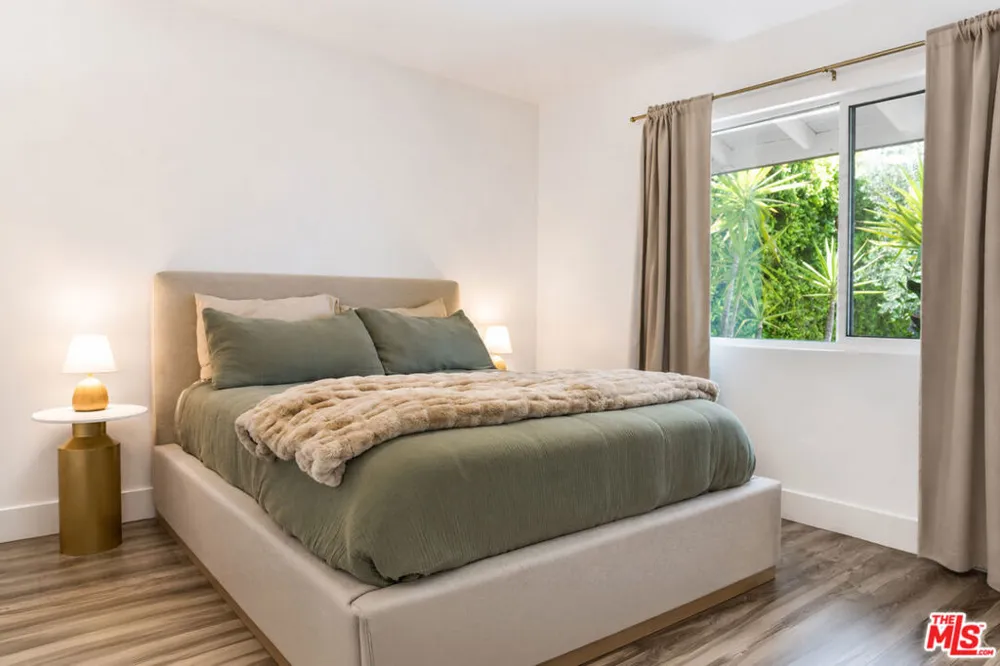6734 Agnes Avenue North Hollywood, CA 91606