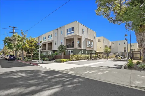 5262 Bainbridge Place