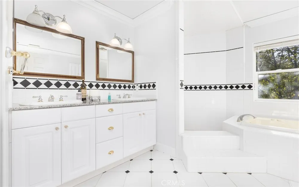 3105 E Beach Circle Bradley, CA 93426