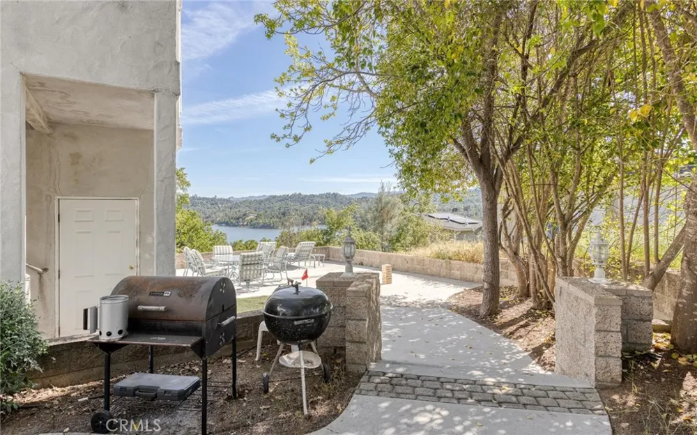 3105 E Beach Circle Bradley, CA 93426
