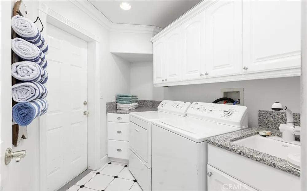 3105 E Beach Circle Bradley, CA 93426